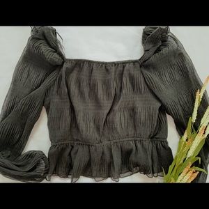 Black Puffed Crop Top